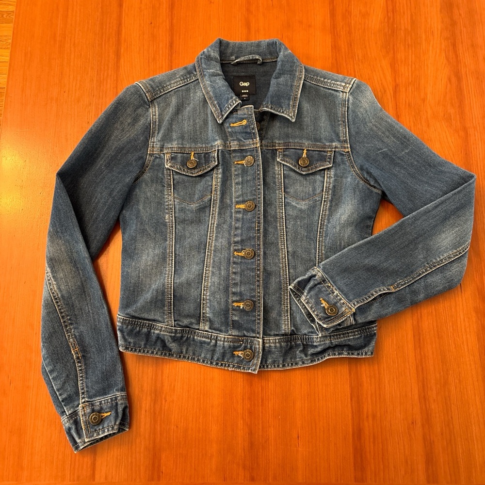 GAP Women's Blue Denim Jean Jacket